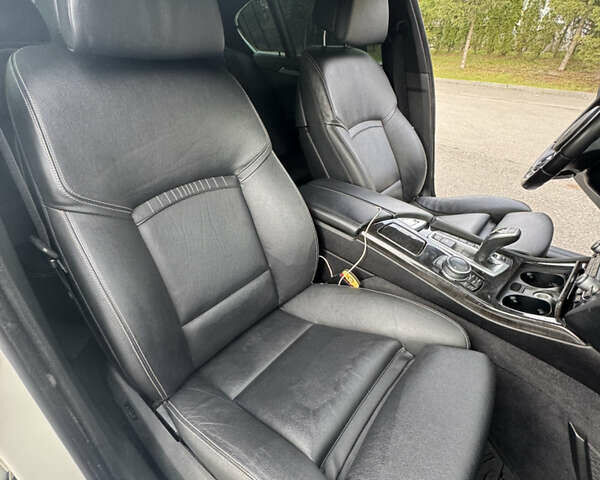 Білий БМВ 5 Серія, об'ємом двигуна 2 л та пробігом 131 тис. км за 14700 $, фото 27 на Automoto.ua