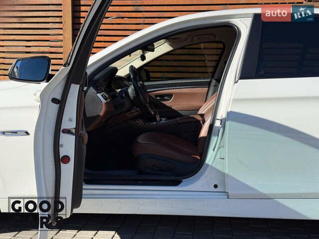 БМВ 5 Серия 2013 в Одессе на Automoto.ua Белый БМВ 5 Серия, объемом двигателя 2 л и пробегом 187 тыс. км за 15500 $, фото 14 на Automoto.ua