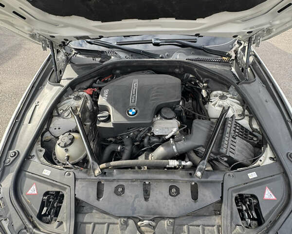 Білий БМВ 5 Серія, об'ємом двигуна 2 л та пробігом 131 тис. км за 14700 $, фото 37 на Automoto.ua