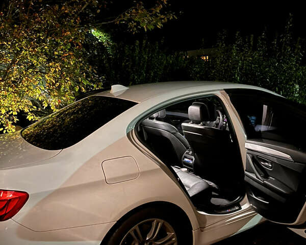 Белый БМВ 5 Серия, объемом двигателя 2 л и пробегом 347 тыс. км за 15129 $, фото 14 на Automoto.ua