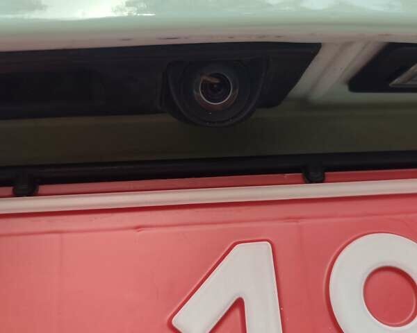 Белый БМВ 5 Серия, объемом двигателя 2 л и пробегом 223 тыс. км за 11350 $, фото 30 на Automoto.ua