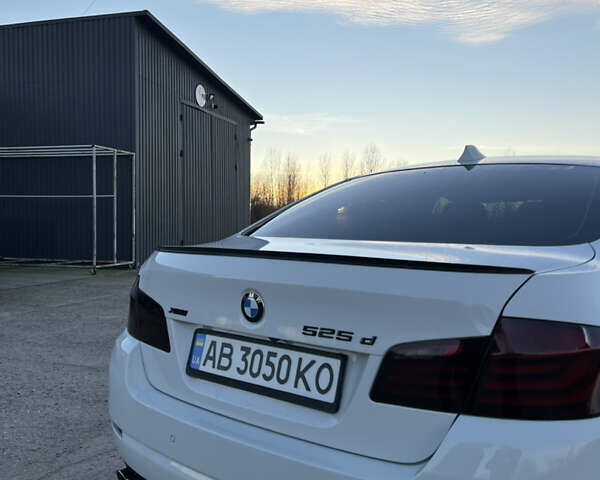 Белый БМВ 5 Серия, объемом двигателя 2 л и пробегом 163 тыс. км за 16850 $, фото 3 на Automoto.ua