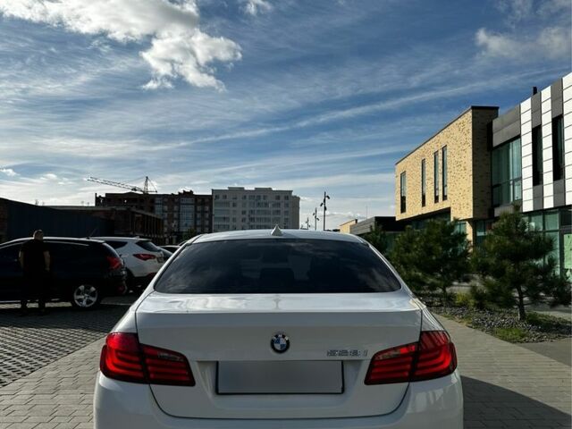 Белый БМВ 5 Серия, объемом двигателя 2 л и пробегом 207 тыс. км за 13500 $, фото 3 на Automoto.ua