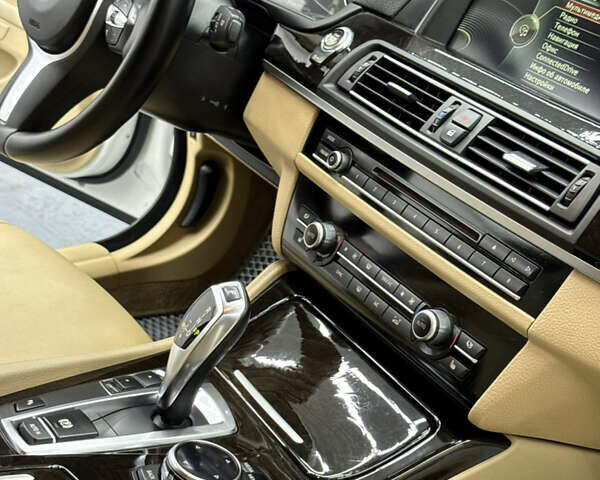 Білий БМВ 5 Серія, об'ємом двигуна 2 л та пробігом 220 тис. км за 14500 $, фото 22 на Automoto.ua
