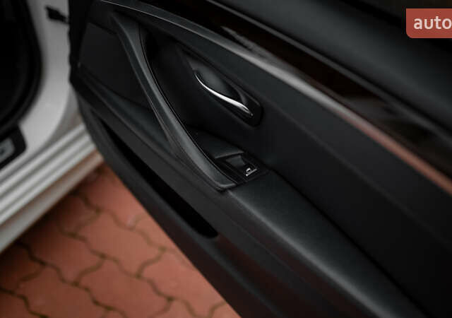 Белый БМВ 5 Серия, объемом двигателя 2 л и пробегом 282 тыс. км за 17500 $, фото 43 на Automoto.ua