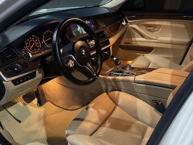 БМВ 5 Серия 2013 в Черновцах на Automoto.ua Белый БМВ 5 Серия, объемом двигателя 2 л и пробегом 225 тыс. км за 15500 $, фото 6 на Automoto.ua