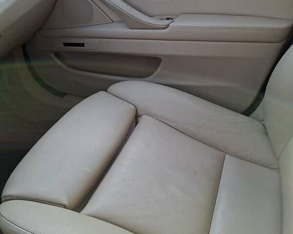 Белый БМВ 5 Серия, объемом двигателя 2.99 л и пробегом 150 тыс. км за 21000 $, фото 10 на Automoto.ua