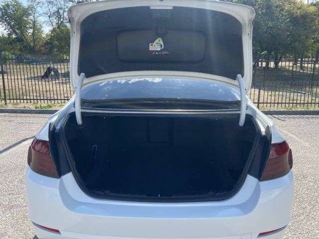 Белый БМВ 5 Серия, объемом двигателя 2 л и пробегом 158 тыс. км за 12500 $, фото 19 на Automoto.ua