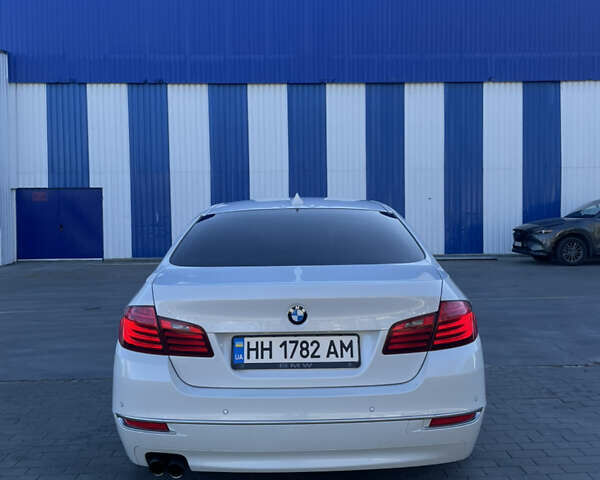 БМВ 5 Серия 2013 в Одессе на Automoto.ua Белый БМВ 5 Серия, объемом двигателя 2 л и пробегом 229 тыс. км за 16400 $, фото 3 на Automoto.ua