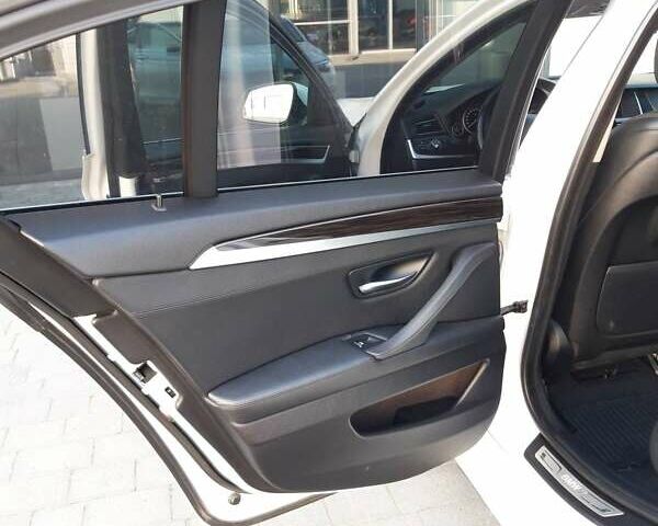 Белый БМВ 5 Серия, объемом двигателя 2 л и пробегом 206 тыс. км за 18000 $, фото 9 на Automoto.ua