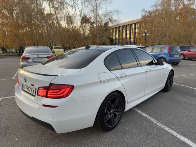 БМВ 5 Серия 2013 в Кривом Роге на Automoto.ua Белый БМВ 5 Серия, объемом двигателя 2 л и пробегом 260 тыс. км за 13500 $, фото 2 на Automoto.ua