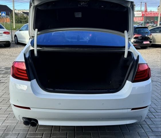 Белый БМВ 5 Серия, объемом двигателя 2 л и пробегом 271 тыс. км за 13700 $, фото 5 на Automoto.ua