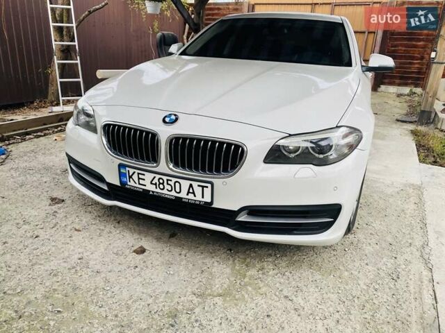 Белый БМВ 5 Серия, объемом двигателя 2.98 л и пробегом 140 тыс. км за 16200 $, фото 1 на Automoto.ua