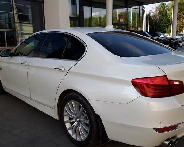 Белый БМВ 5 Серия, объемом двигателя 2 л и пробегом 206 тыс. км за 18000 $, фото 3 на Automoto.ua