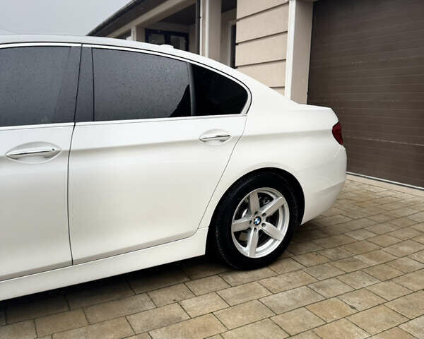 Белый БМВ 5 Серия, объемом двигателя 2 л и пробегом 241 тыс. км за 19000 $, фото 17 на Automoto.ua