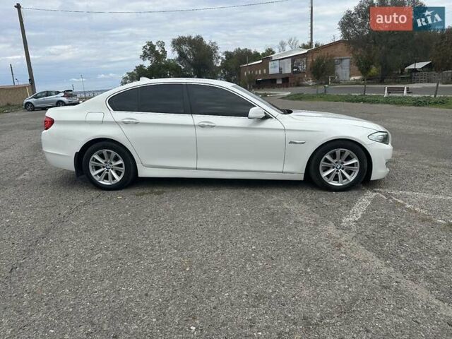 Белый БМВ 5 Серия, объемом двигателя 2 л и пробегом 170 тыс. км за 13000 $, фото 4 на Automoto.ua