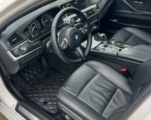 Білий БМВ 5 Серія, об'ємом двигуна 2.98 л та пробігом 143 тис. км за 20300 $, фото 17 на Automoto.ua