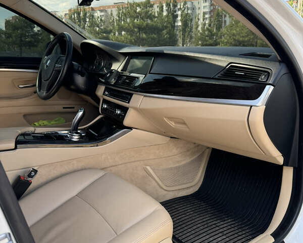 Белый БМВ 5 Серия, объемом двигателя 2 л и пробегом 218 тыс. км за 13800 $, фото 16 на Automoto.ua