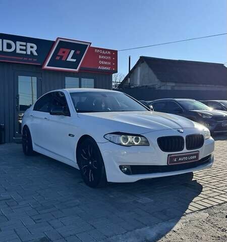 Білий БМВ 5 Серія, об'ємом двигуна 2 л та пробігом 271 тис. км за 13700 $, фото 6 на Automoto.ua