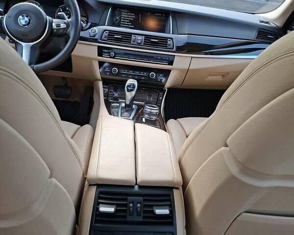 Белый БМВ 5 Серия, объемом двигателя 2.99 л и пробегом 150 тыс. км за 21000 $, фото 8 на Automoto.ua