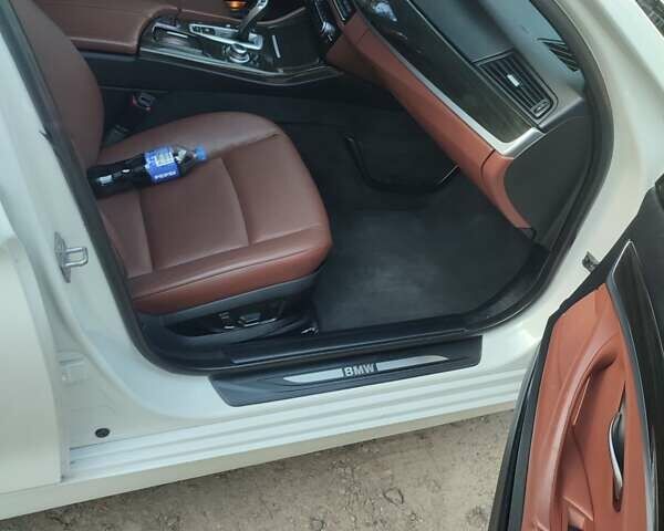 Білий БМВ 5 Серія, об'ємом двигуна 2 л та пробігом 223 тис. км за 11350 $, фото 39 на Automoto.ua