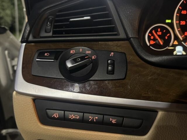 БМВ 5 Серия 2013 в Черновцах на Automoto.ua Белый БМВ 5 Серия, объемом двигателя 2 л и пробегом 225 тыс. км за 15500 $, фото 4 на Automoto.ua