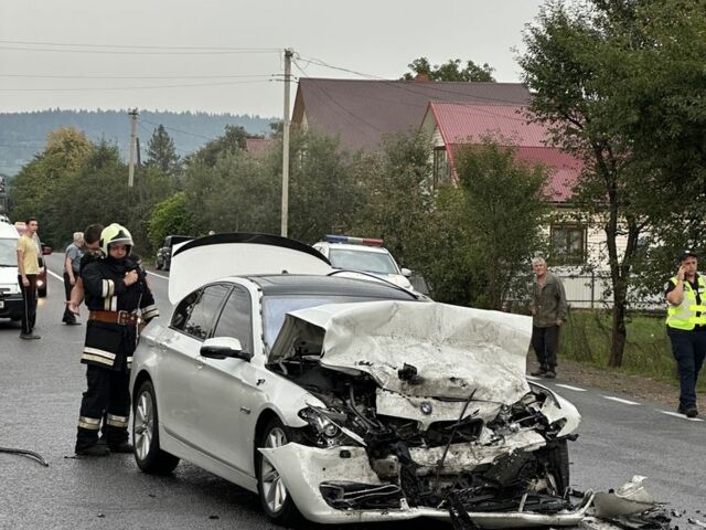 БМВ 5 Серия 2013 в Ивано-Франковске на Automoto.ua Белый БМВ 5 Серия, объемом двигателя 2 л и пробегом 173 тыс. км за 4500 $, фото 6 на Automoto.ua