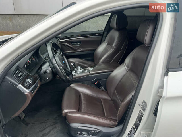 Белый БМВ 5 Серия, объемом двигателя 2 л и пробегом 334 тыс. км за 17000 $, фото 6 на Automoto.ua