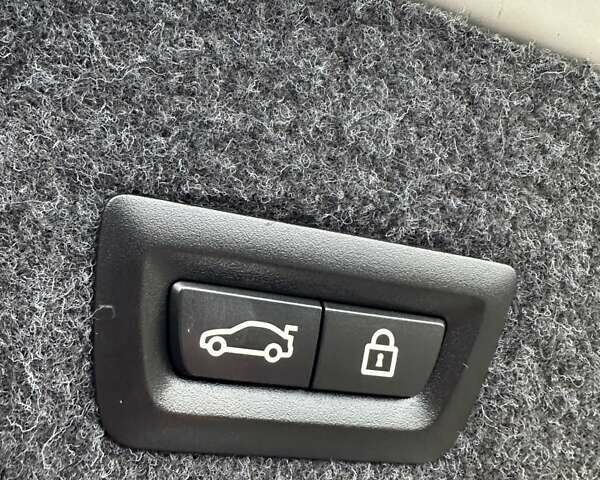 Білий БМВ 5 Серія, об'ємом двигуна 2 л та пробігом 259 тис. км за 13000 $, фото 14 на Automoto.ua