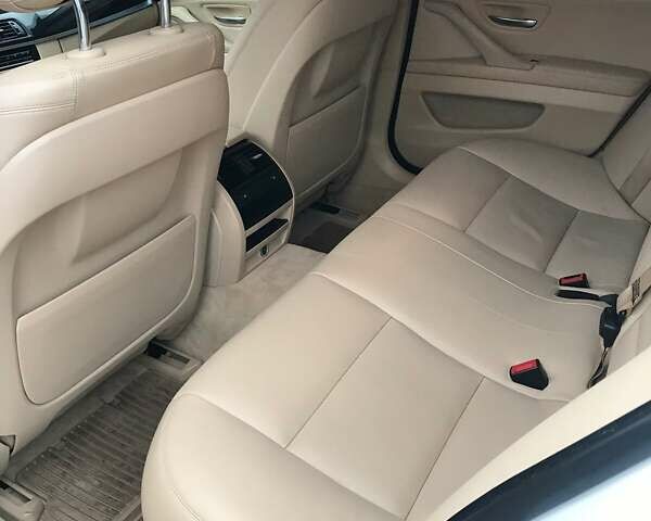 Білий БМВ 5 Серія, об'ємом двигуна 2 л та пробігом 215 тис. км за 13500 $, фото 24 на Automoto.ua