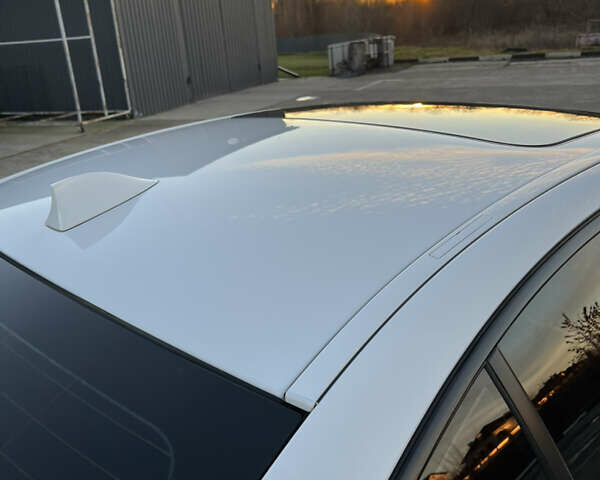 Белый БМВ 5 Серия, объемом двигателя 2 л и пробегом 163 тыс. км за 16850 $, фото 9 на Automoto.ua