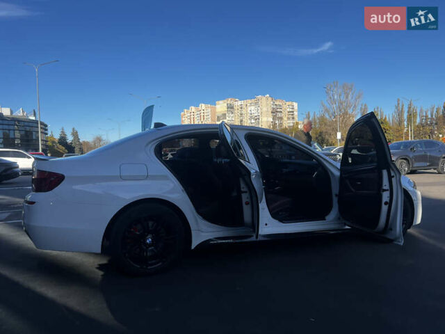 Білий БМВ 5 Серія, об'ємом двигуна 2 л та пробігом 170 тис. км за 16000 $, фото 7 на Automoto.ua