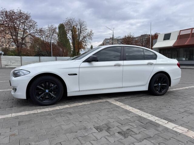 Белый БМВ 5 Серия, объемом двигателя 2 л и пробегом 180 тыс. км за 13300 $, фото 3 на Automoto.ua