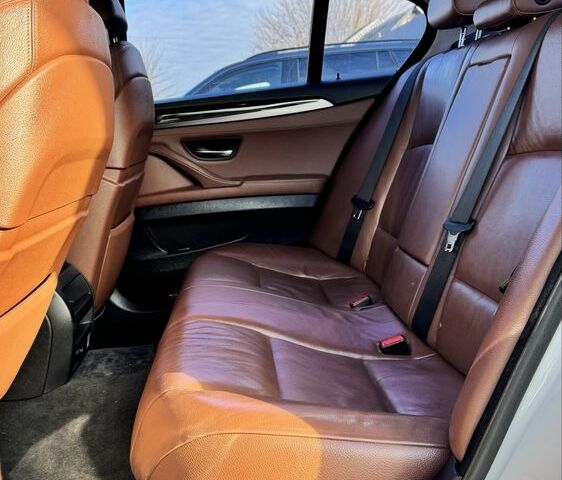 Белый БМВ 5 Серия, объемом двигателя 2 л и пробегом 271 тыс. км за 13700 $, фото 16 на Automoto.ua