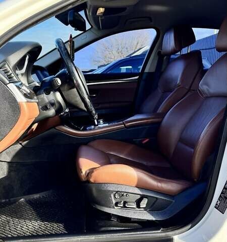 Білий БМВ 5 Серія, об'ємом двигуна 2 л та пробігом 271 тис. км за 13700 $, фото 9 на Automoto.ua