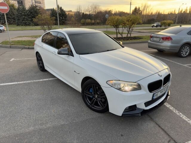 БМВ 5 Серия 2013 в Кривом Роге на Automoto.ua Белый БМВ 5 Серия, объемом двигателя 2 л и пробегом 260 тыс. км за 13500 $, фото 13 на Automoto.ua