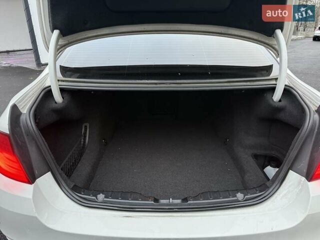 Белый БМВ 5 Серия, объемом двигателя 2 л и пробегом 241 тыс. км за 13489 $, фото 23 на Automoto.ua