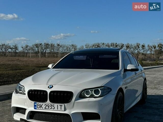 Белый БМВ 5 Серия, объемом двигателя 2.99 л и пробегом 215 тыс. км за 18800 $, фото 2 на Automoto.ua