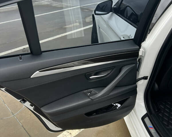 Білий БМВ 5 Серія, об'ємом двигуна 2.98 л та пробігом 143 тис. км за 20300 $, фото 21 на Automoto.ua