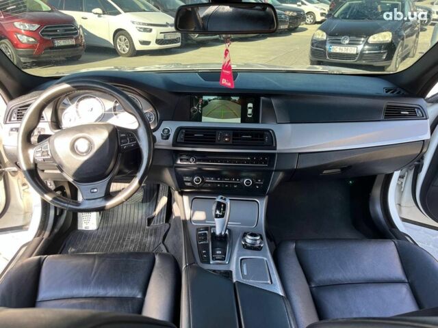 Білий БМВ 5 Серія, об'ємом двигуна 2 л та пробігом 215 тис. км за 12990 $, фото 32 на Automoto.ua