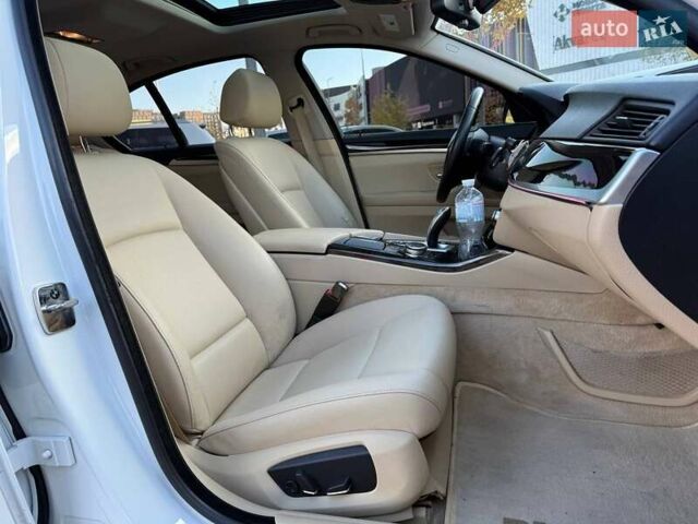 Білий БМВ 5 Серія, об'ємом двигуна 2 л та пробігом 216 тис. км за 13990 $, фото 10 на Automoto.ua