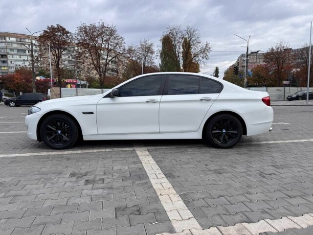 Белый БМВ 5 Серия, объемом двигателя 2 л и пробегом 180 тыс. км за 13300 $, фото 4 на Automoto.ua
