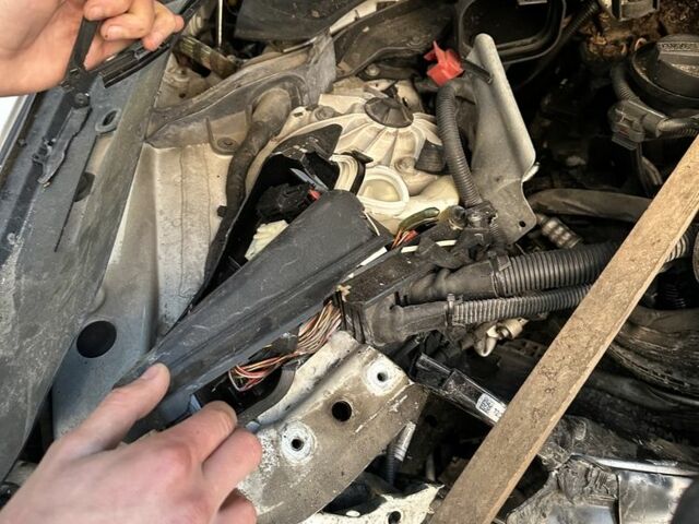 БМВ 5 Серия 2013 в Ивано-Франковске на Automoto.ua Белый БМВ 5 Серия, объемом двигателя 2 л и пробегом 173 тыс. км за 4500 $, фото 9 на Automoto.ua