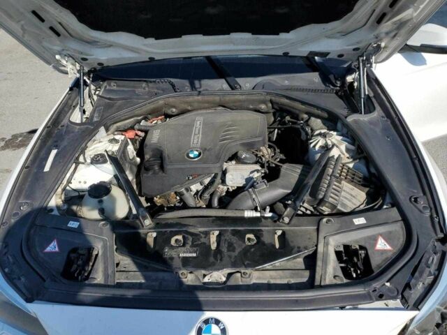 Білий БМВ 5 Серія, об'ємом двигуна 2 л та пробігом 304 тис. км за 7447 $, фото 11 на Automoto.ua