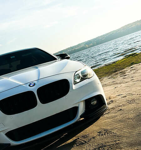 Белый БМВ 5 Серия, объемом двигателя 2.99 л и пробегом 262 тыс. км за 16100 $, фото 2 на Automoto.ua