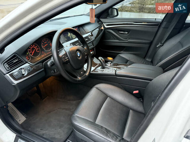 Білий БМВ 5 Серія, об'ємом двигуна 2 л та пробігом 200 тис. км за 12900 $, фото 16 на Automoto.ua