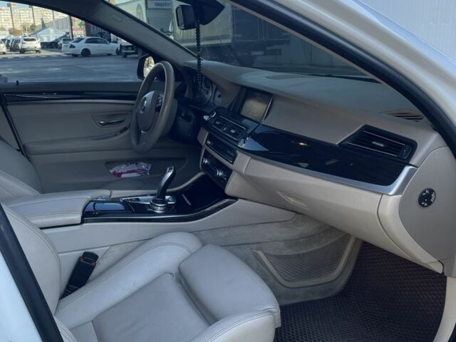 БМВ 5 Серия 2013 в Одессе на Automoto.ua Белый БМВ 5 Серия, объемом двигателя 2 л и пробегом 229 тыс. км за 16400 $, фото 7 на Automoto.ua