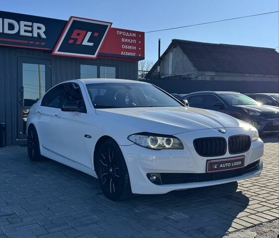 Белый БМВ 5 Серия, объемом двигателя 2 л и пробегом 271 тыс. км за 13700 $, фото 1 на Automoto.ua