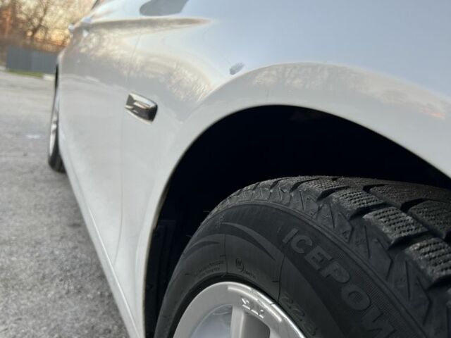 Белый БМВ 5 Серия, объемом двигателя 2 л и пробегом 163 тыс. км за 16850 $, фото 5 на Automoto.ua