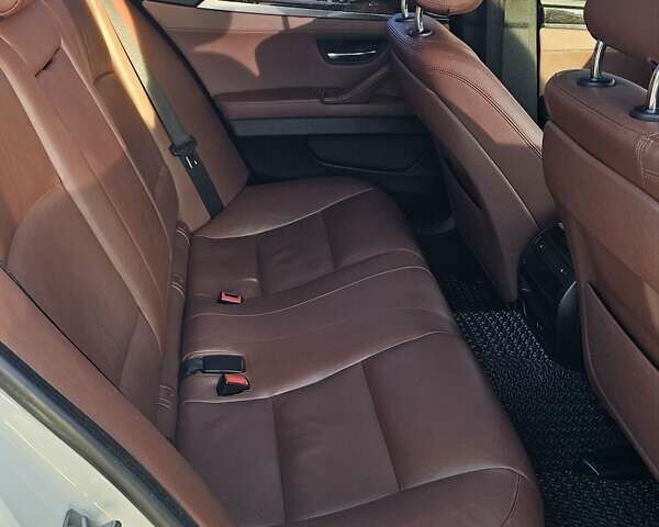 Білий БМВ 5 Серія, об'ємом двигуна 2 л та пробігом 128 тис. км за 17700 $, фото 15 на Automoto.ua